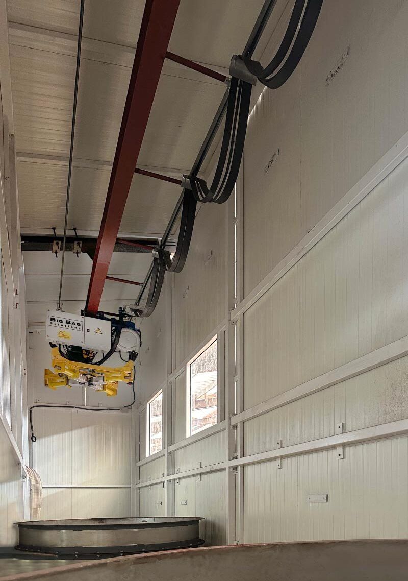 Descarga de Big Bag para productos tóxicos. Seguridad y Eficiencia.